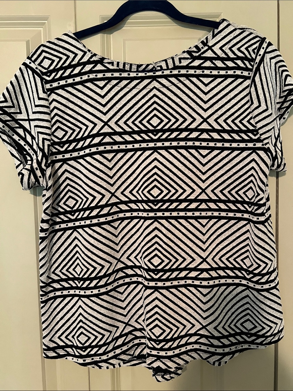 Lucky Brand Black & White Geometric Short Sleeve Tee